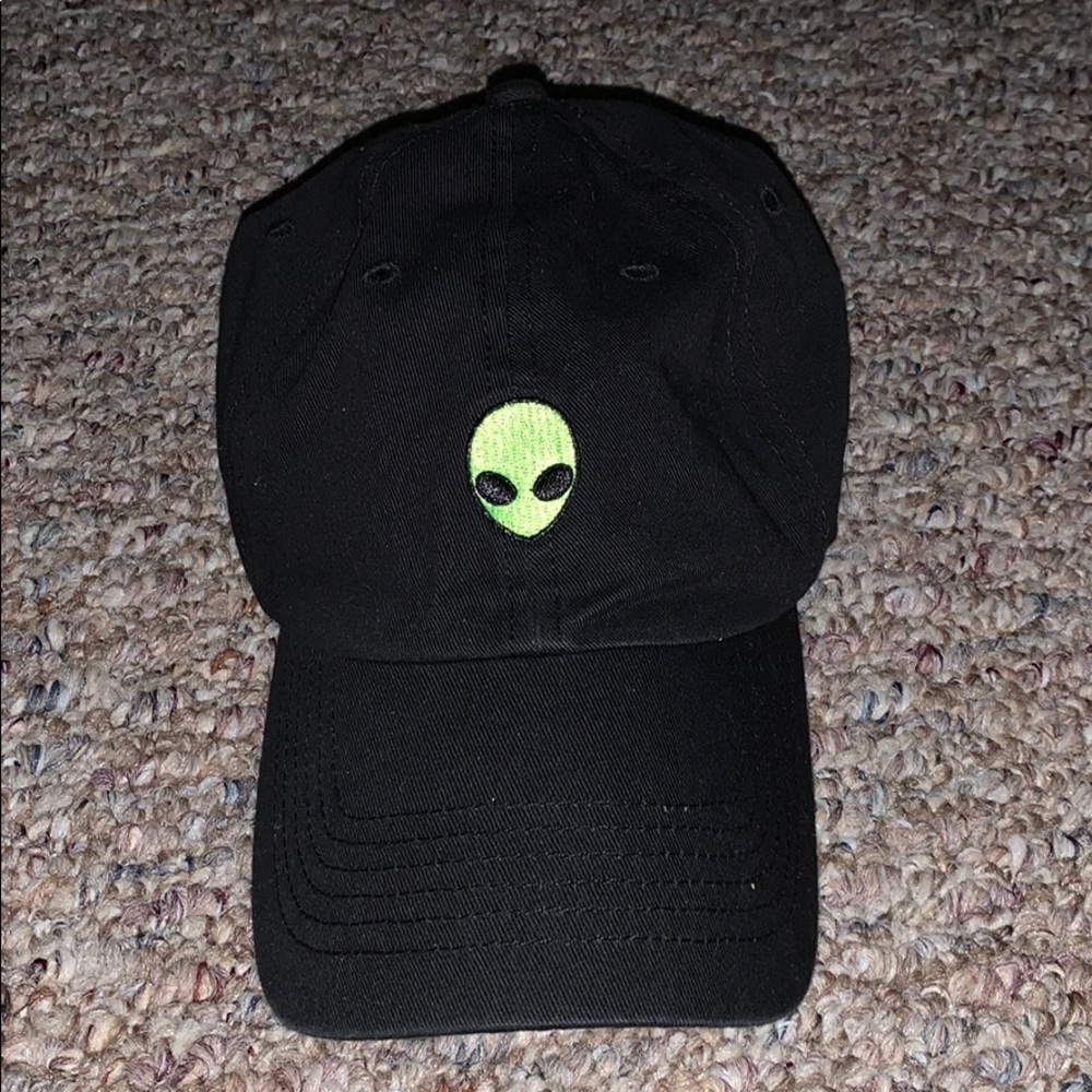 Black alien hat